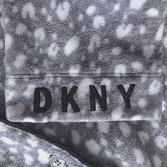 DKNY light grey cheetah print fluffy fleece pyjama set Size S - Picture 6 of 14